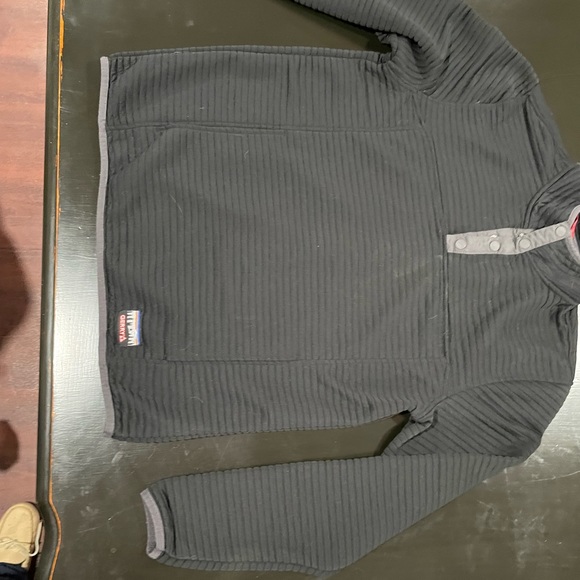 Sweatshirt with pockets. - Picture 3 of 7